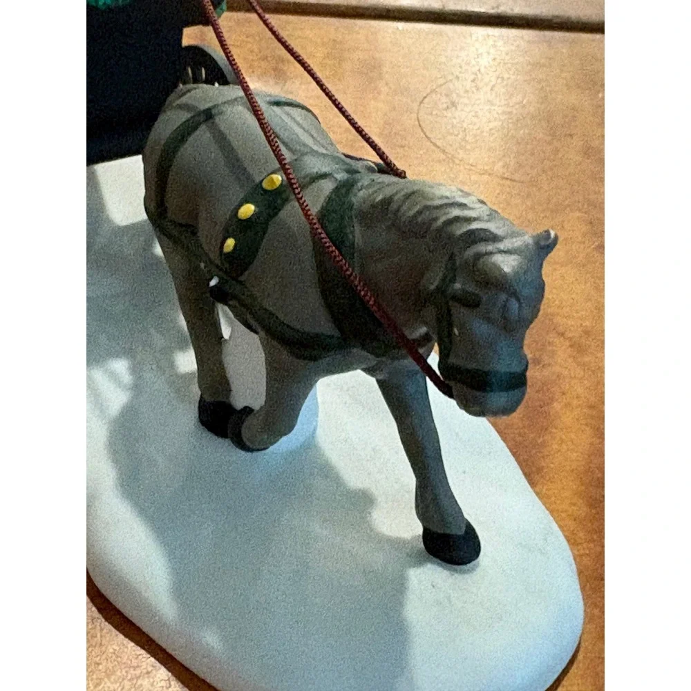 Dept 56 Central Park Carriage Heritage Village Collection 5979-0 Porcelain Multi